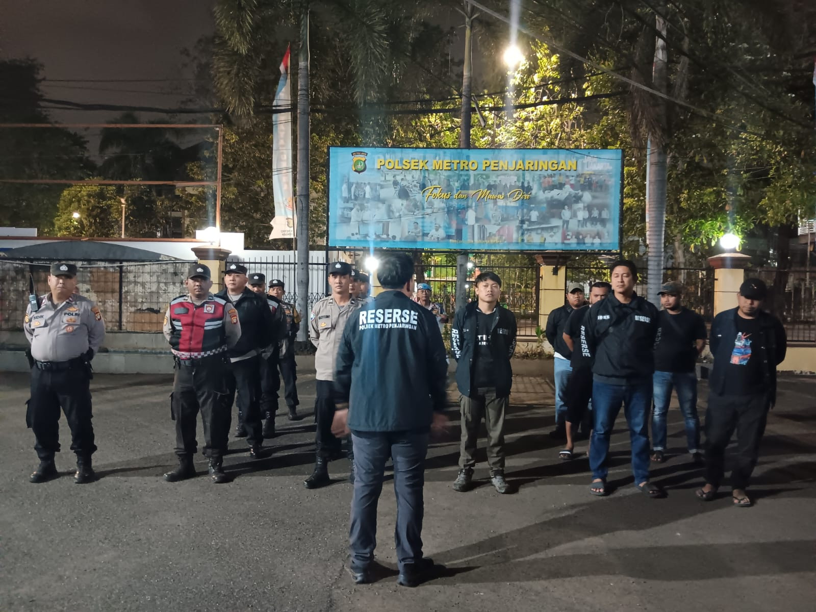 Jaga Jakarta, Jaga Lingkungan, Polsek Metro Penjaringan Gelar KRYD Antisipasi Tawuran dan Kejahatan Jalanan