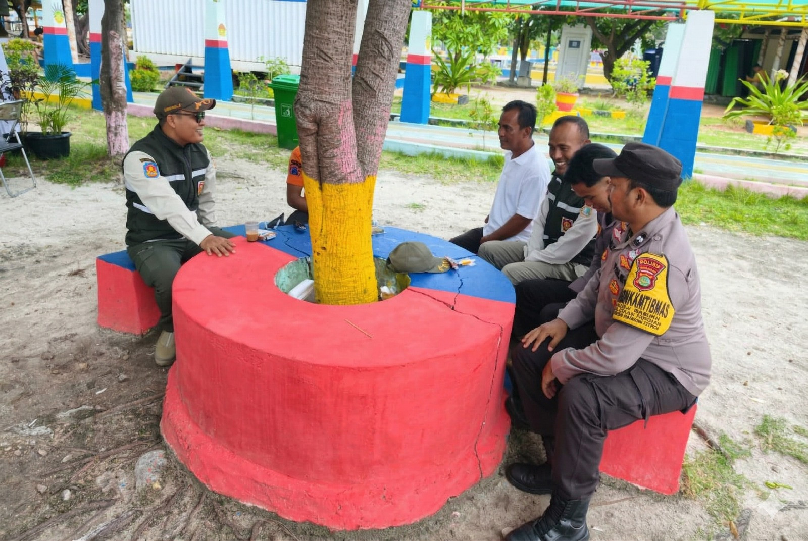 Bhabinkamtibmas Pulau Tidung Intensifkan Sambang Warga, Ajak Masyarakat Jaga Kamtibmas dan Dukung Lingkungan Wisata Aman