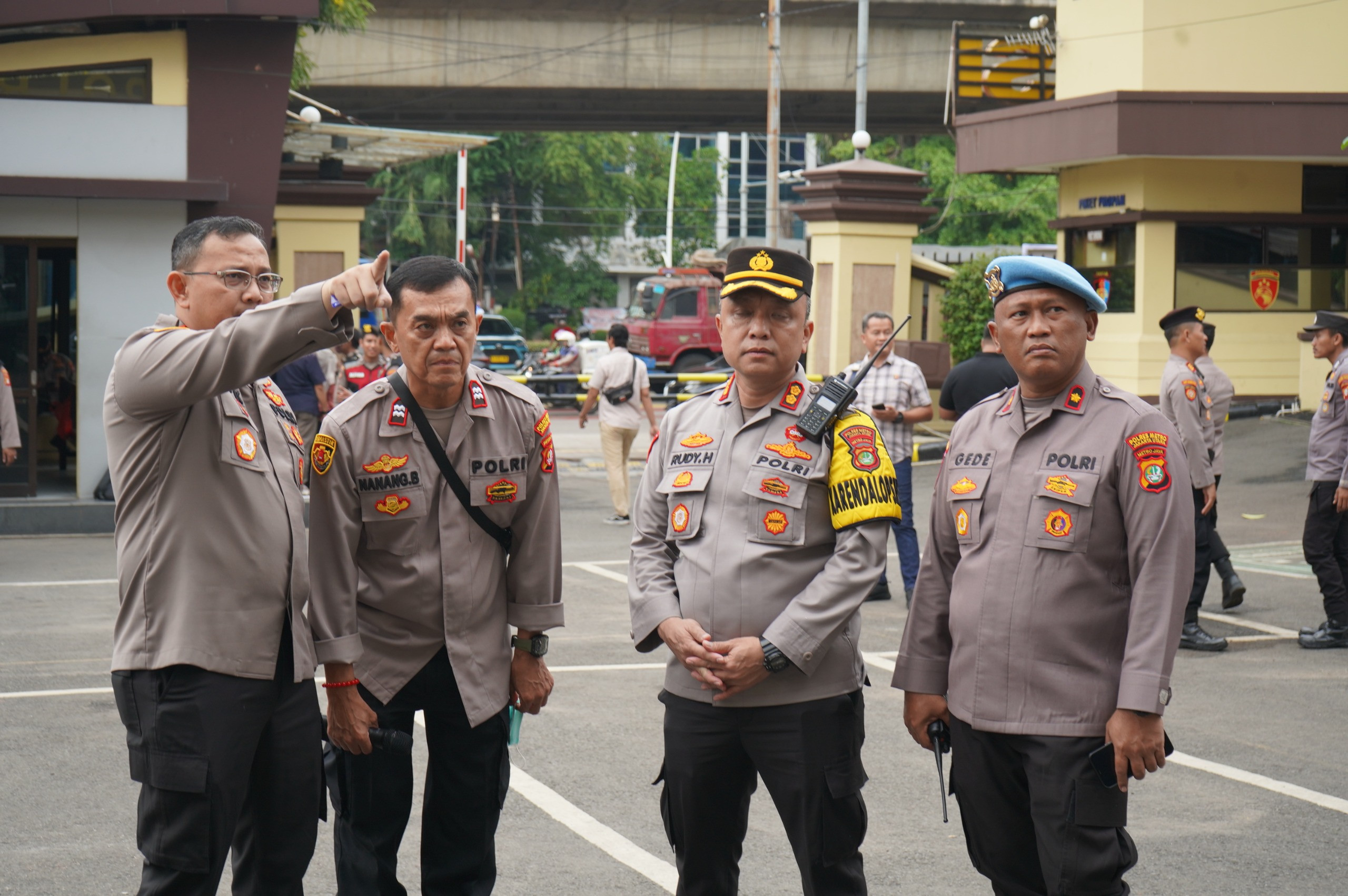 Kapolres Metro Jakarta Utara Cek Mobil Sound System TIK dan Semangati Brimob Polda Lampung