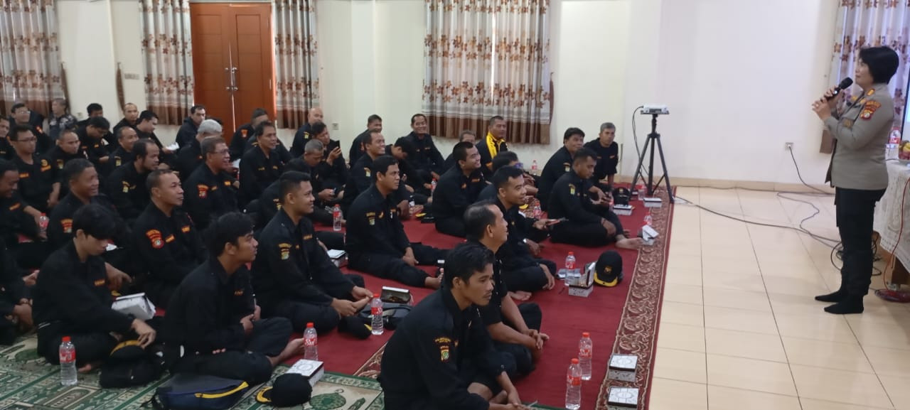 Cegah Hoax dan Bullying, Sat Binmas Polres Metro Bekasi Kota Beri Materi Edukasi kepada Mitra Senkom