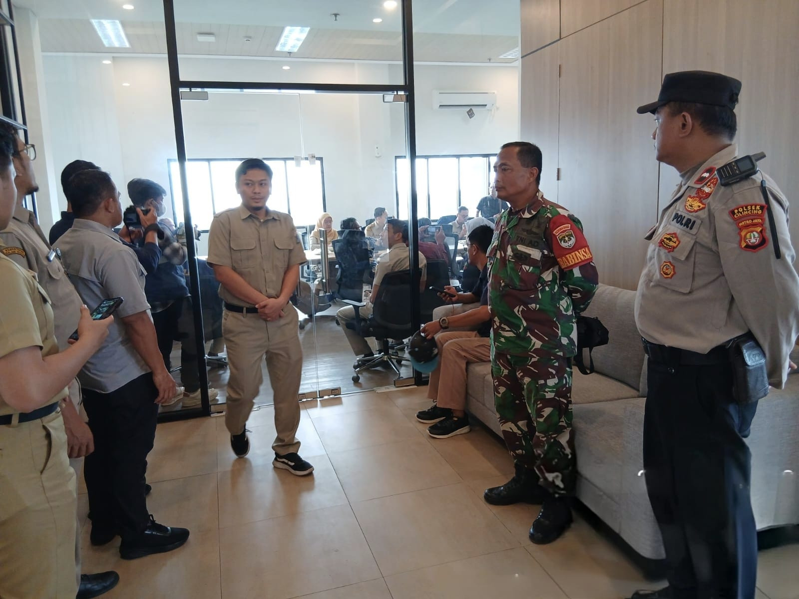 Polisi Pastikan Kunjungan Gubernur Sumbar ke RDF Rorotan Berjalan Aman dan Kondusif