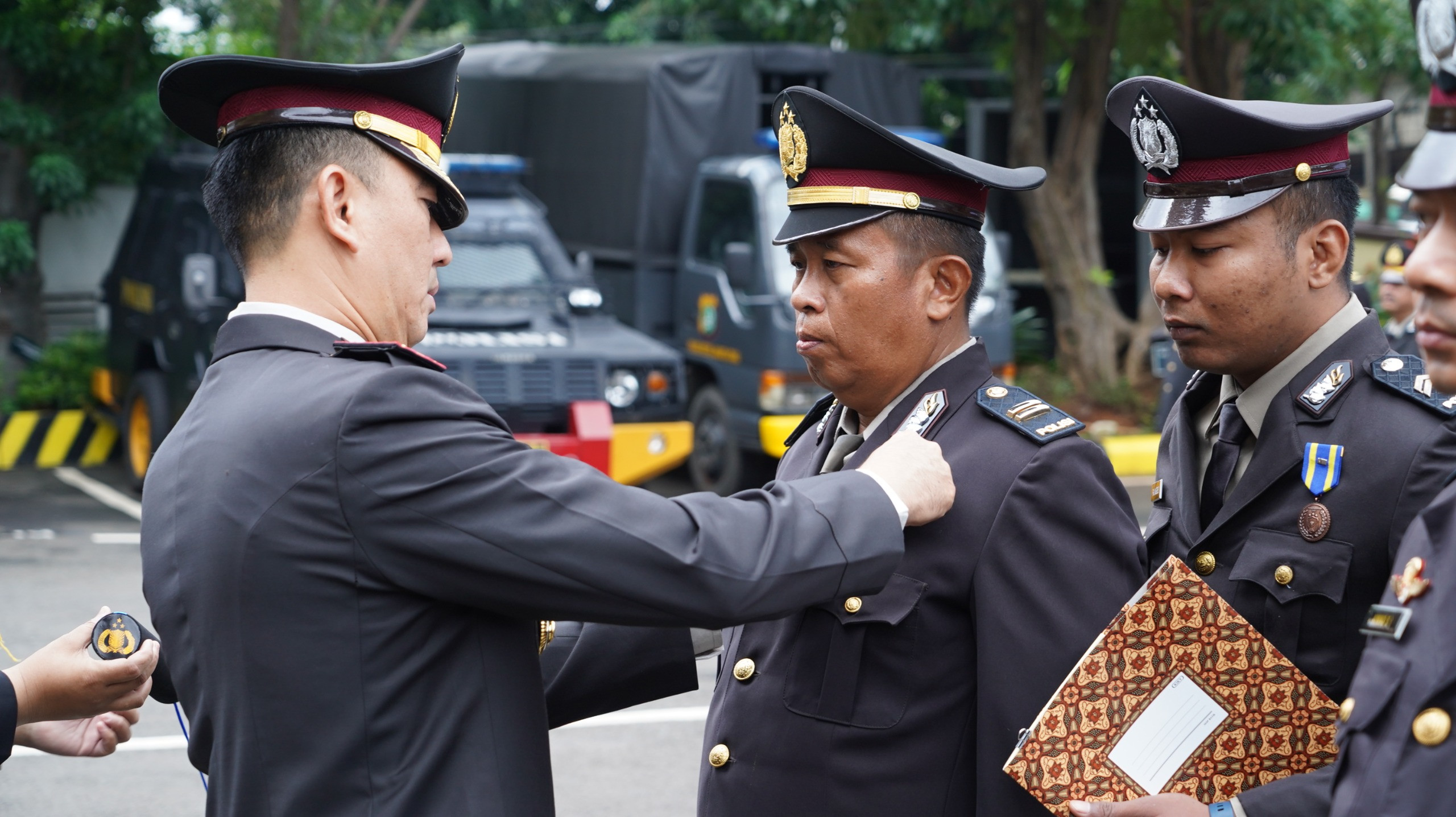Wakapolres Metro Jakarta Utara Pimpin Penganugerahan Satyalancana Pengabdian