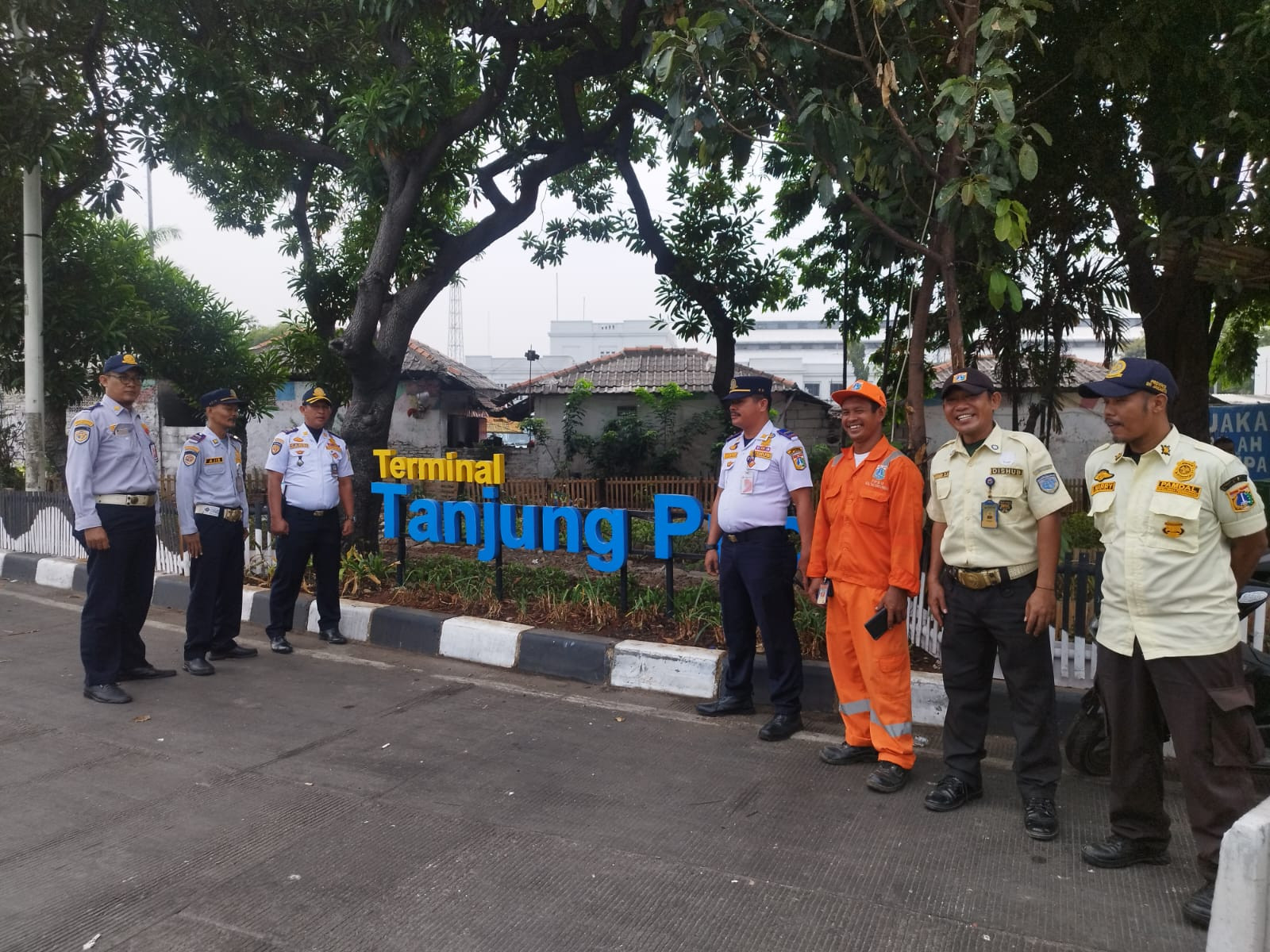 Jelang Penilaian Adipura, UP Terminal Bus Tanjung Priok Lakukan Penataan Lingkungan