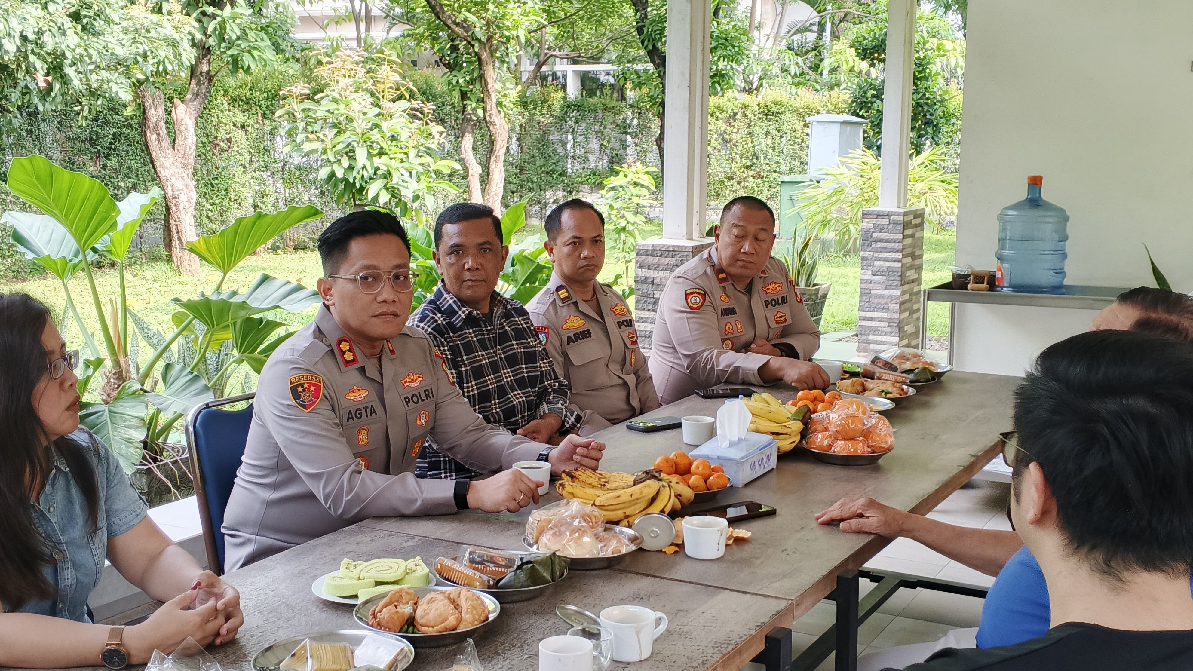 Ngopi Kamtibmas di PIK, Kapolsek Metro Penjaringan Ajak Warga Perkuat Sinergi Jelang Imlek
