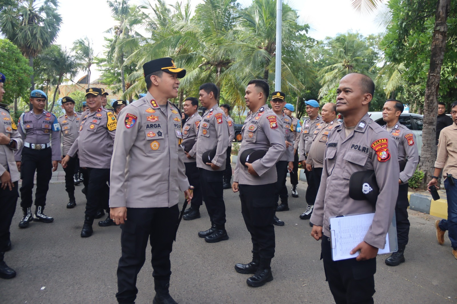 Usai Apel Pagi, Kapolres Kepulauan Seribu Gelar Gaktiplin Bersama Propam