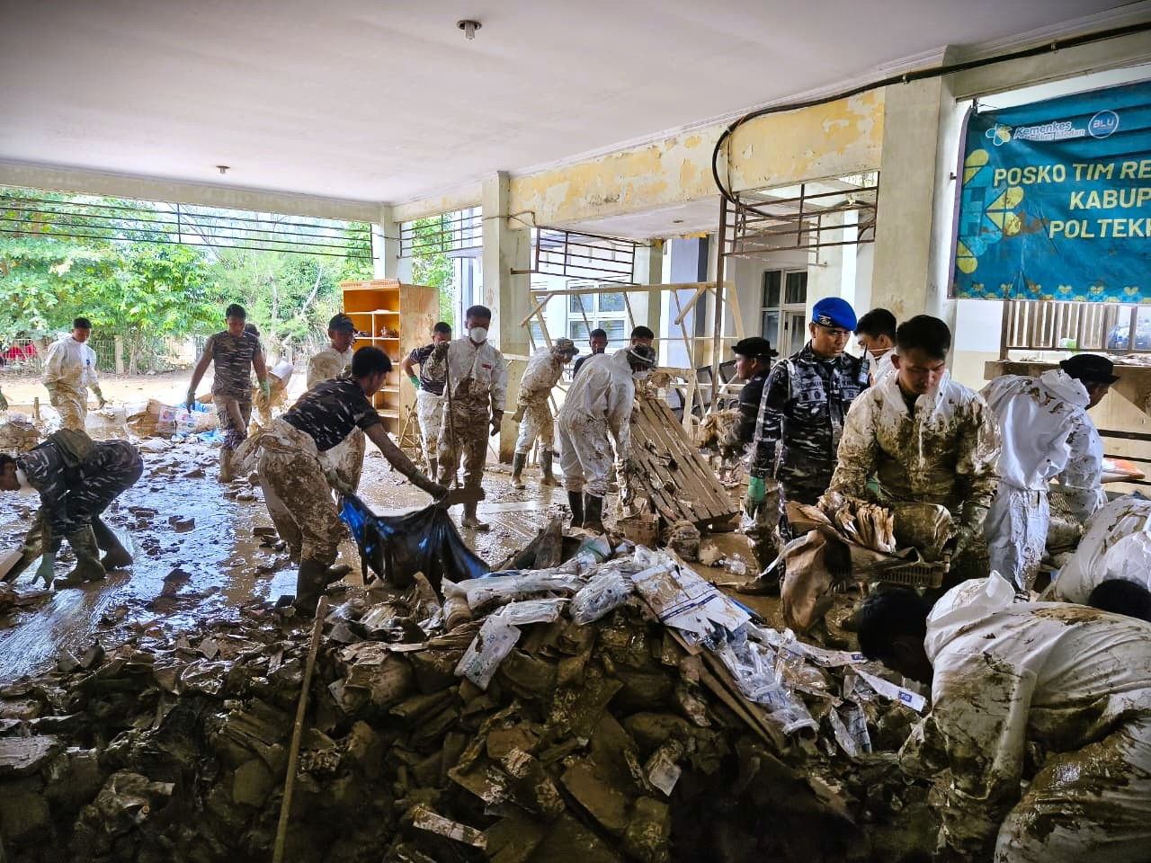 Satgas Penanggulangan Bencana Alam Kodaeral I Terus Salurkan Bantuan