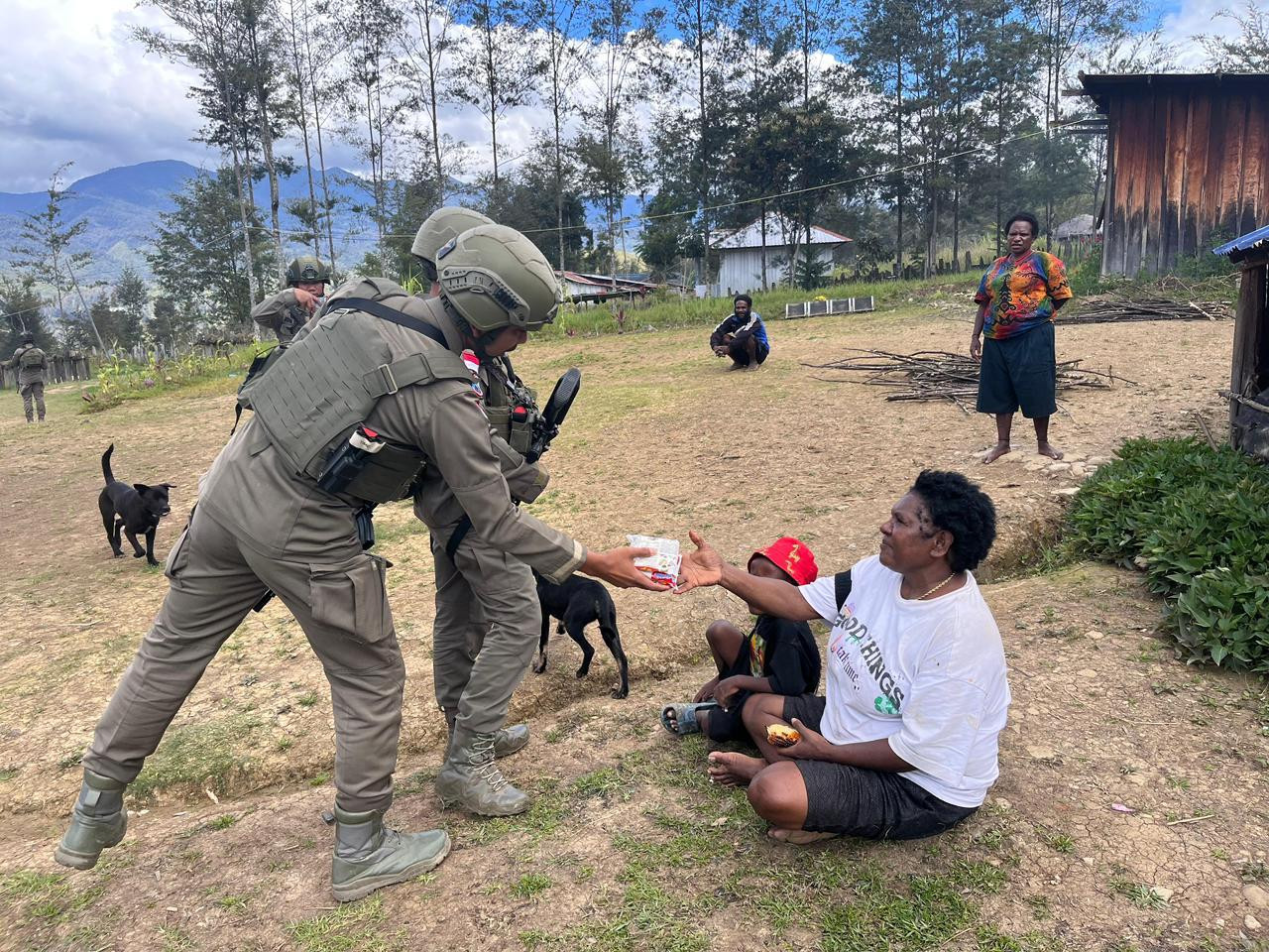 Patroli di Ilaga, Menjaga Keamanan Sambil Membangun Percakapan dengan Warga