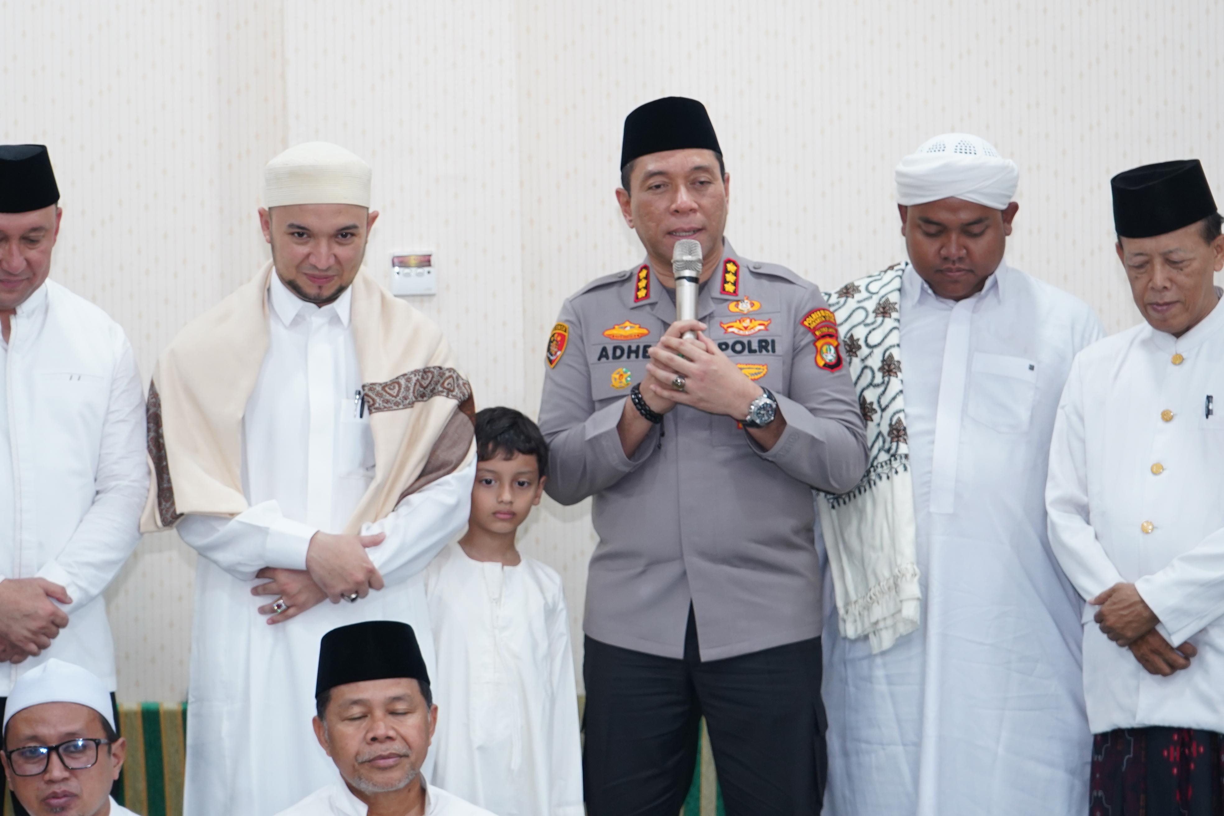 Kapolres Metro Jakarta Utara Bersama Forkopimko Sambangi Masjid Al-Mukarromah, Perkuat Silahturahmi dengan Warga