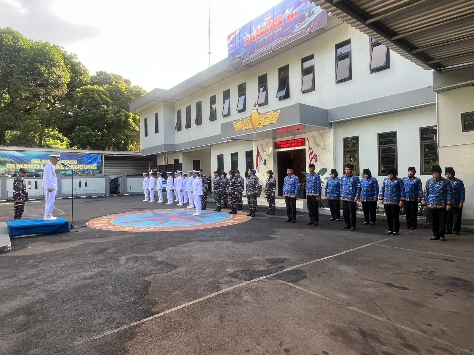 Pangkalan TNI AL Bandung Laksanakan Upacara Peringatan Hari Bela Negara Ke-77 Tahun 2025