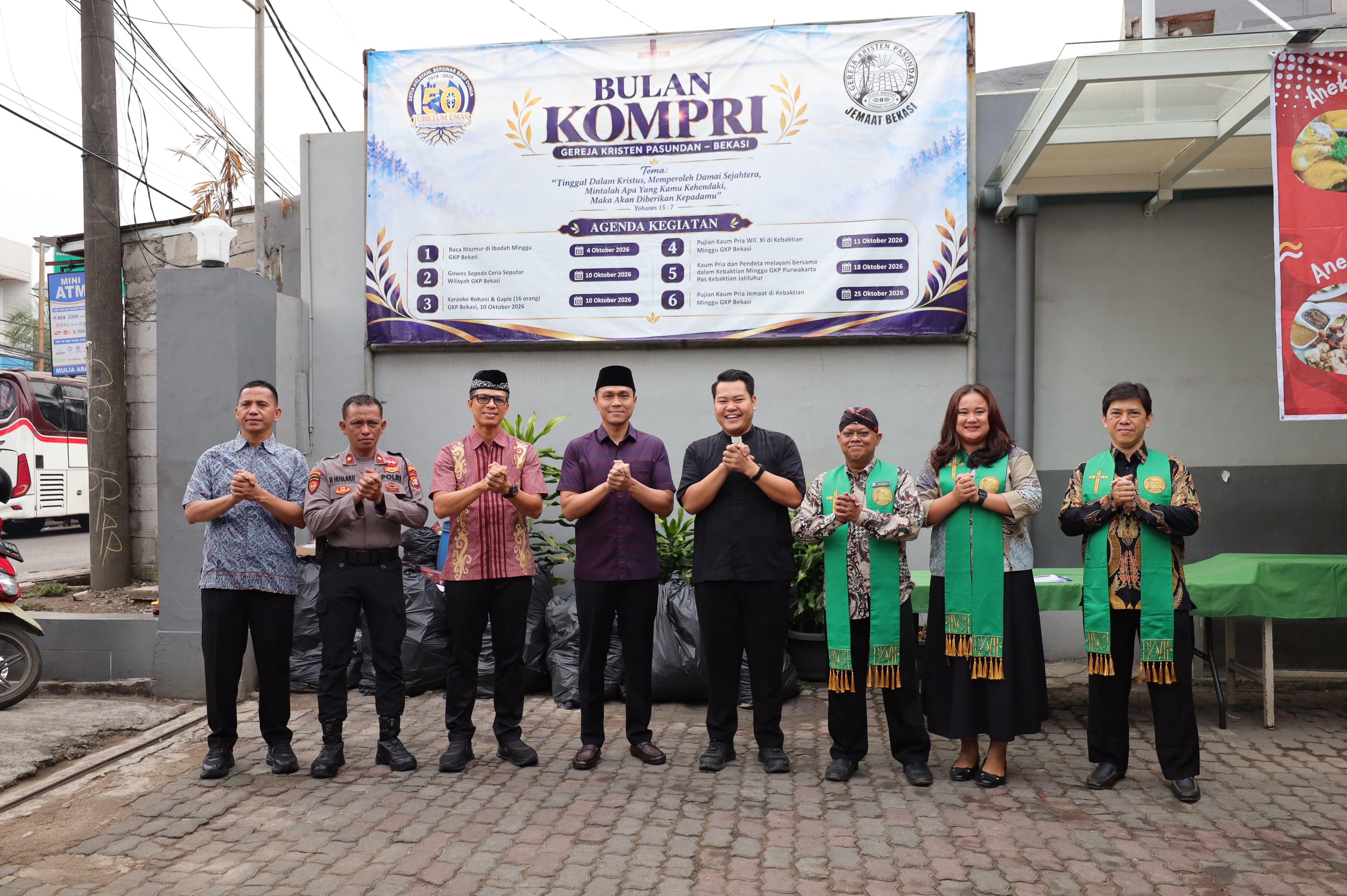 Minggu Kasih, Kapolres Metro Bekasi Kota Pererat Silahturahmi dengan Jemaat Gereja Kristen Pasundan