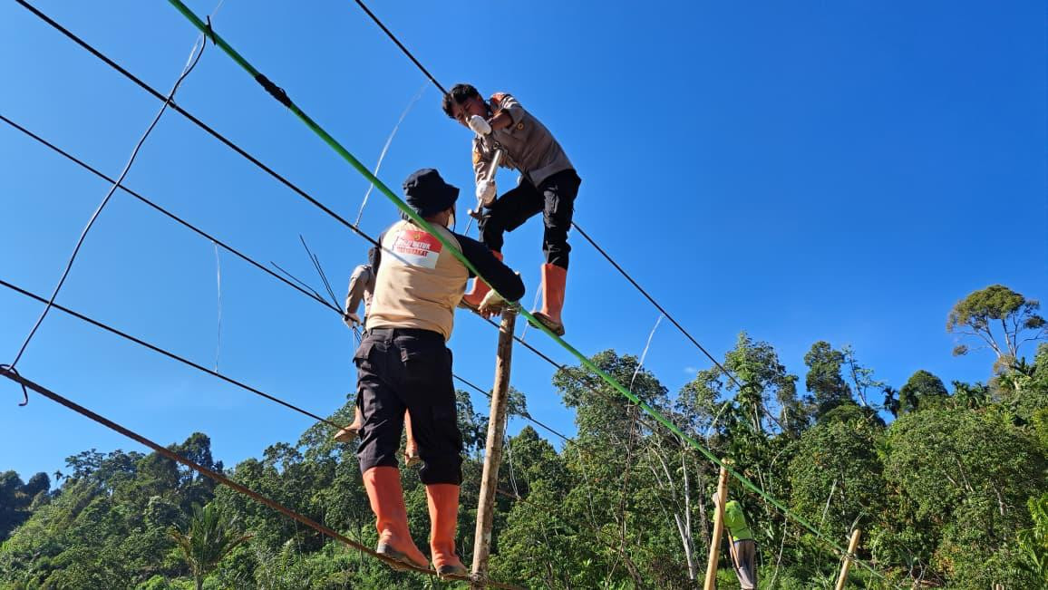Polres Gayo Lues Bangun Empat Jembatan Gantung, Warga: Dapat Menjual Hasil Kebun Ke Pasar