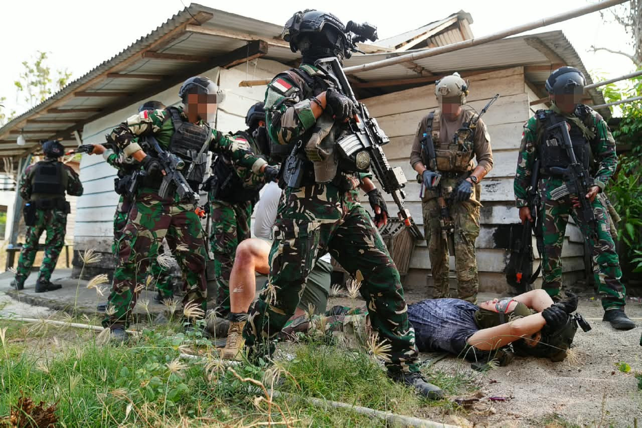 SOF TNI Dan Negara Sahabat Gelar Strike And Raid Operation