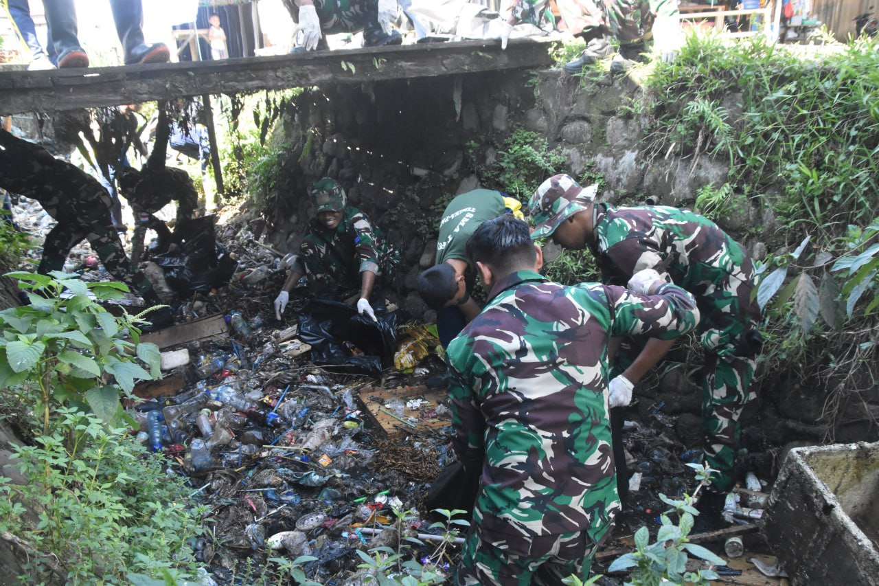 Kodim 1710/Mimika Gelar Aksi Bersih Pasar Sentral Timika