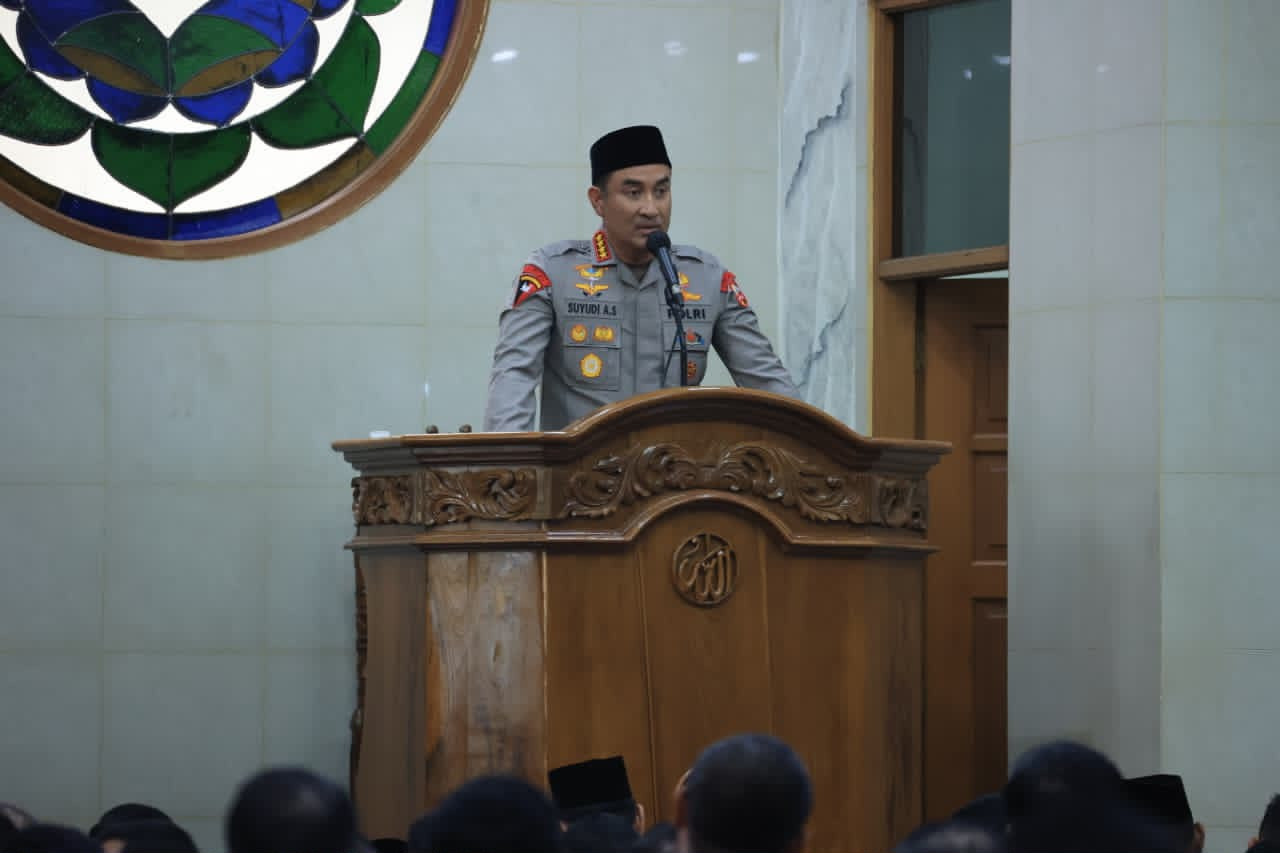 Kapolri Ajak Jamaah Masjid Al-Ikhlas Mabes Polri Jaga Kerendahan Hati dan Perkuat Akhlak
