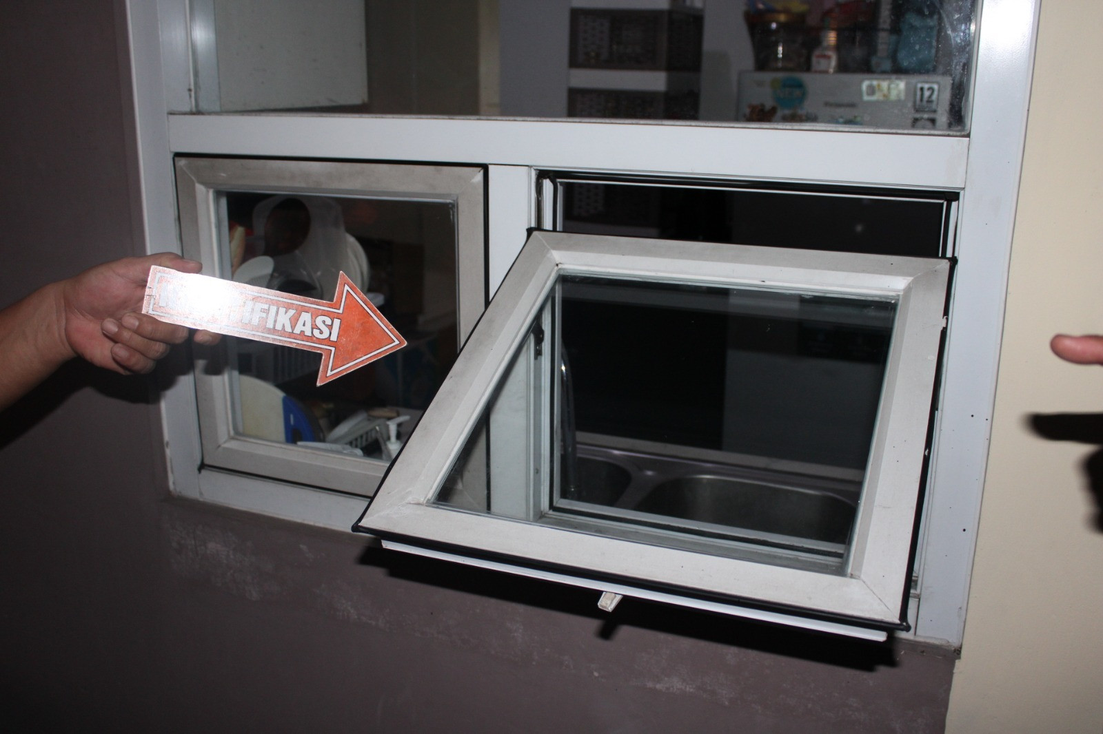 Perempuan Meninggal Dunia Jatuh dari Lantai 4 Rumah Kost di Tanah Abang, Polisi Dalami Keterangan Saksi dan Agen Penyalur