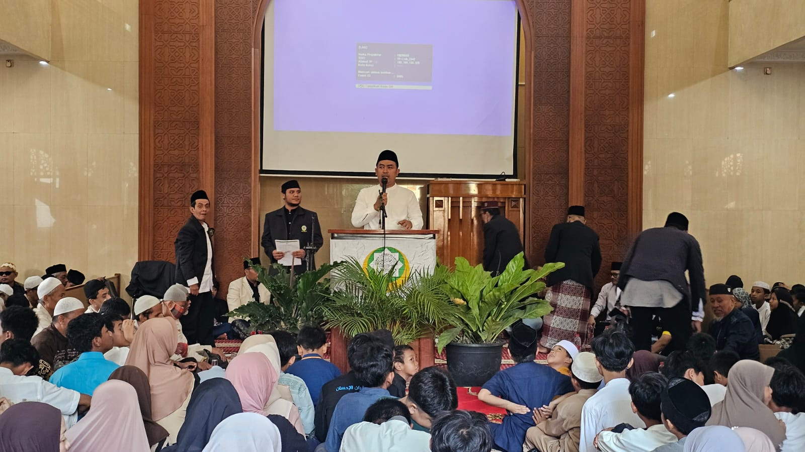 Buka Puasa Bersama dan Santunan Anak Yatim Warnai Ramadan di Masjid Al Muslimun Medan Satria