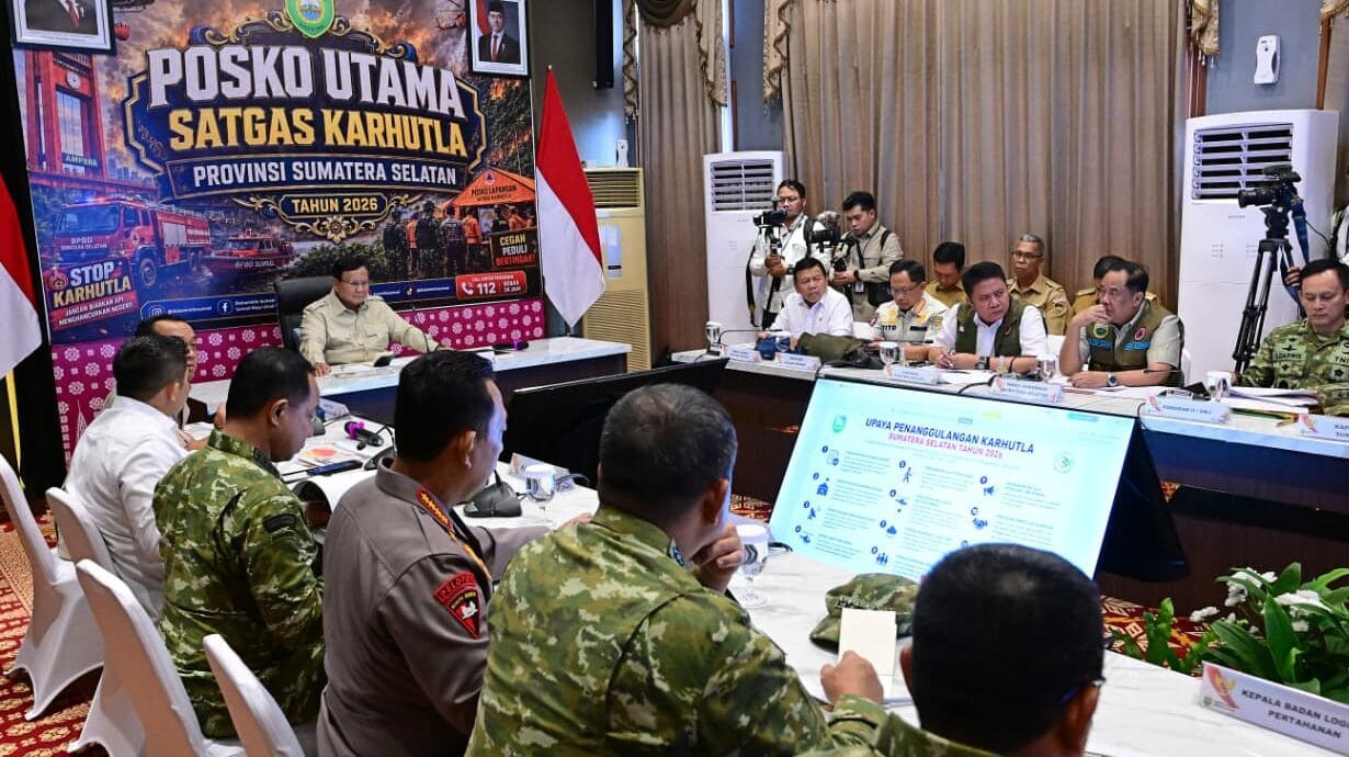 Prabowo Instruksikan Pengiriman Tambahan Oksigen untuk Petugas Karhutla