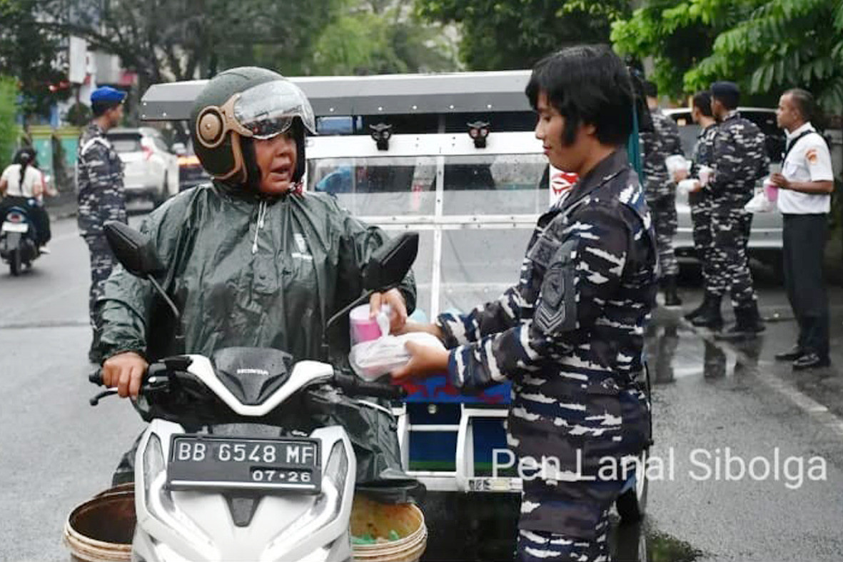 Berkah Ramadhan, Keluarga Besar Lanal Sibolga Berbagi Takjil dan Buka Puasa Bersama di Mako Lanal Sibolga