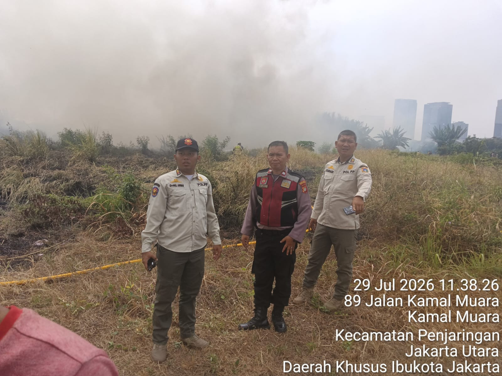 Lahan Kosong Terbakar di Kamal Muara, Polisi Imbau Warga Waspada Cegah Kebakaran