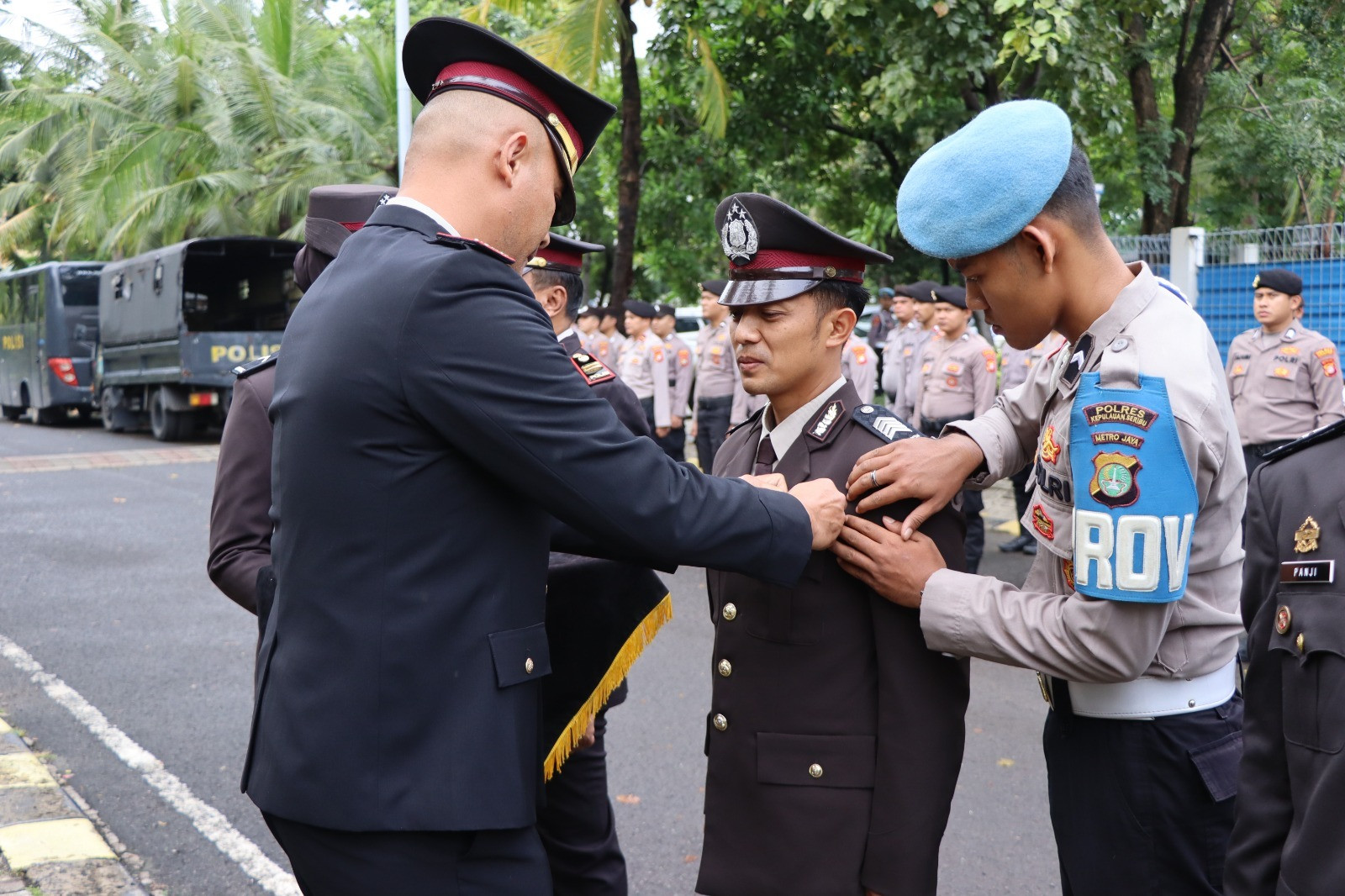 Wakapolres Kepulauan Seribu Pimpin Upacara Pemberian Tanda Kehormatan Satya Lencana