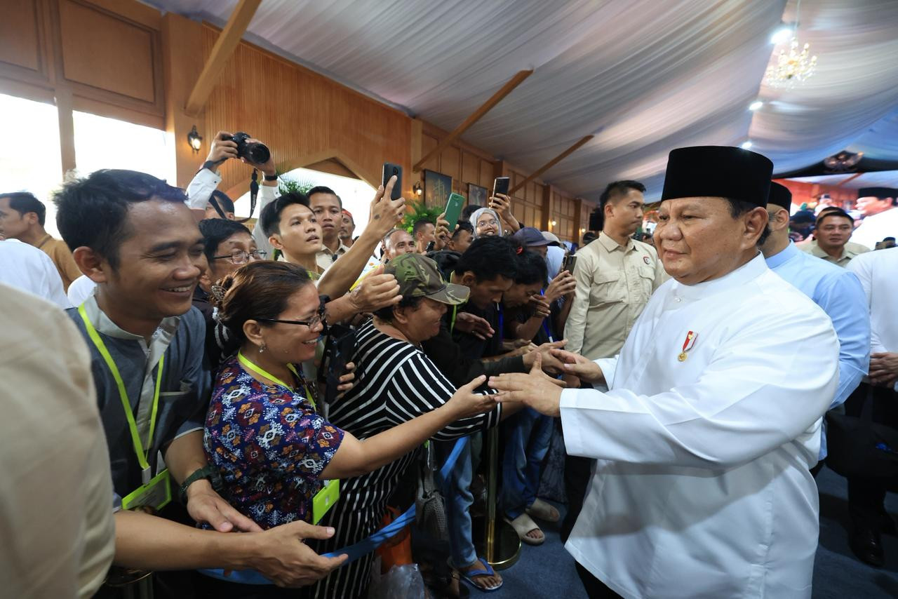 Pertama Kali Masuk Istana Saat Lebaran Bareng Prabowo, Warga Terharu: Oh Begini Rasanya