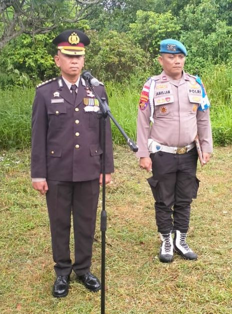 Kepolisian Sektor Pondok Gede Gelar Upacara Pemakaman Purnawirawan Kombes Pol Enno Sugiharty Secara Kedinasan