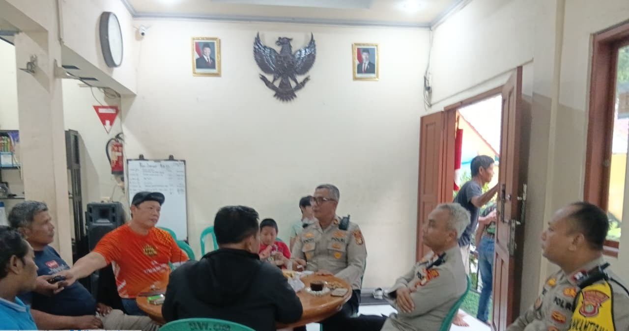 Polisi Bersama Masyarakat, Ngariung Kamtibmas Kapolsek Koja Ajak Warga Tugu Utara Jaga Kamtibmas dan Waspadai Curanmor