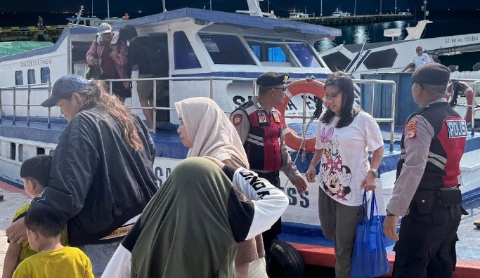 Jakarta On The Spot, Polres Kepulauan Seribu Kedepankan Pelayanan Humanis di Dermaga dan Sosialisasikan Layanan Polisi 110