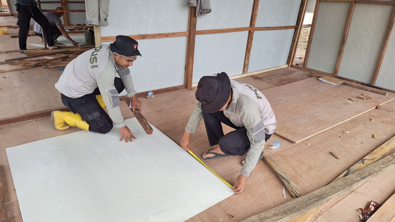 Polri Bangun 100 Unit Huntara untuk Warga Terdampak Bencana di Kapalo Koto, Padang