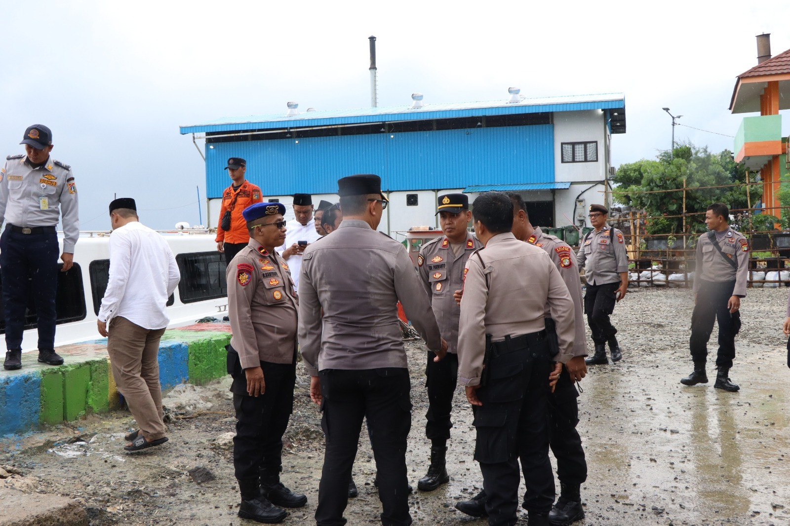 Polres Kepulauan Seribu Humanis Amankan Haul Habib Ali Bin Ahmad Bin Zen Al-‘Aidid ke-135, Ribuan Jamaah Khusyuk Hadiri Wisata Religi di Pulau Panggang